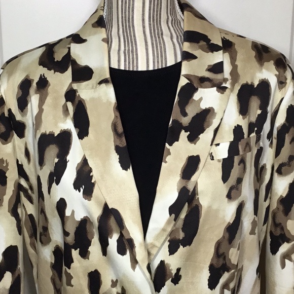 Chico’s Neutral Animal Print Blazer - Picture 2 of 6